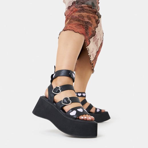 Femme Noir Sandales à Plateforme Koi Footwear Lilac Lovergirl Flatform Heart Sandals - NMX-1306560