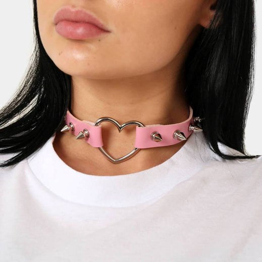 Femme Rose Necklaces Koi Footwear Wild Heart Spiked Choker - QFC-6279257